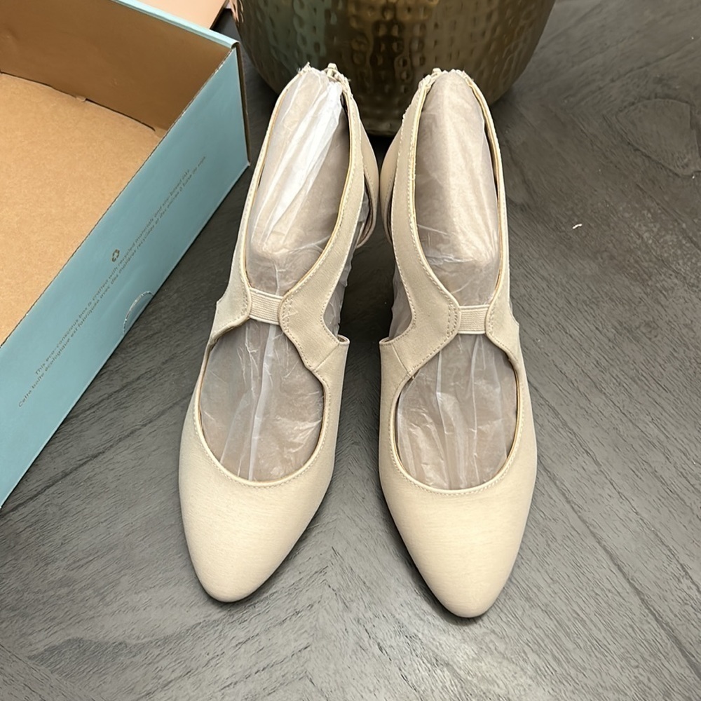 LifeStride Giovanna 2 Pump - Picture 7 of 12